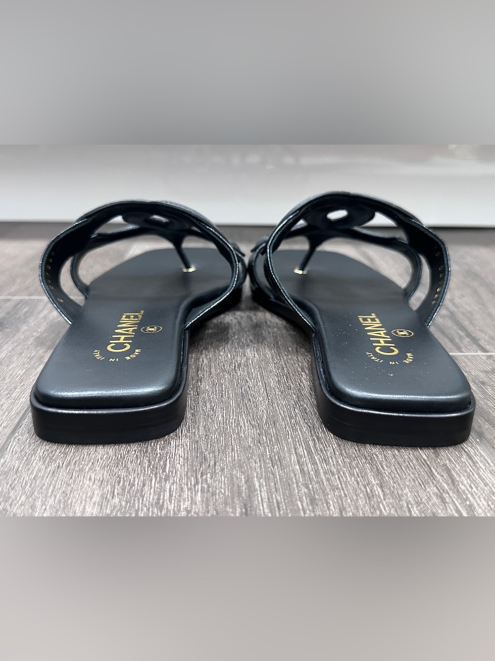 NEW BLAZY CHANEL Black CROC EMBOSSED LARGE CC Logo FLIP FLOP THONG Sandals 40 - Picture 13 of 15